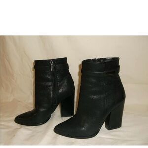 $160 Vince Camuto MAIA Black Leather Pointed Toe Boot Booties Size 6.5 M